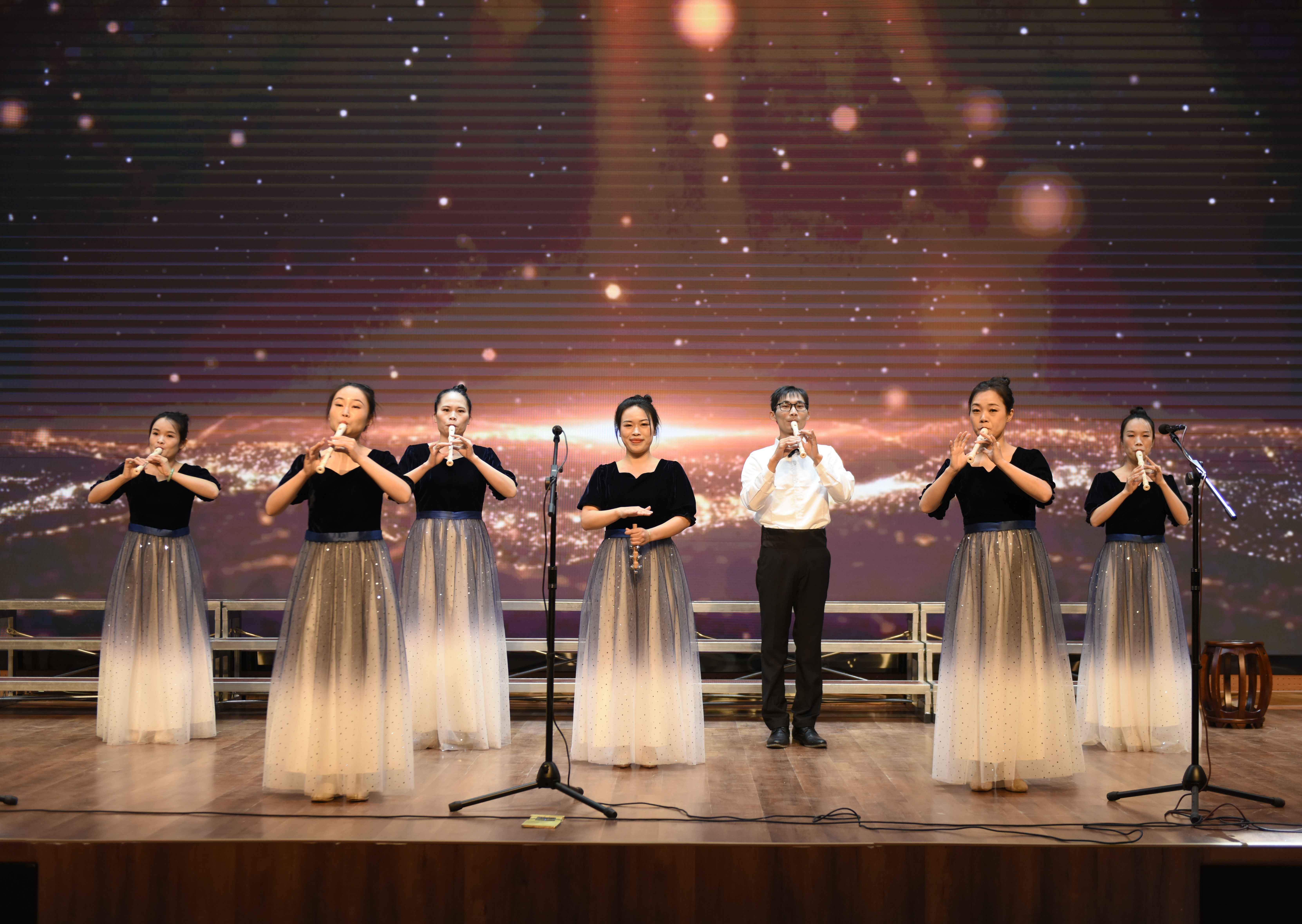 图5风烈小学教师竖笛合奏《笛韵流彩》.jpg